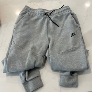 Nike Tech Fleece Men’s Small